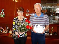 Отдел ЗАГС администрации г. Канаш поздравил золотых юбиляров супругов Усовых Александра Ивановича и Надежду Алексеевну (фото №1).