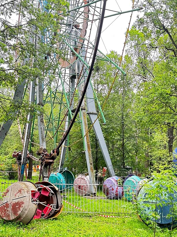 В Канаше начались работы по демонтажу старого колеса обозрения.