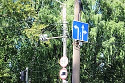 На перекрестке улиц Пушкина и 30 лет Победы установлены камеры видеонаблюдения и дополнительные дорожные знаки.