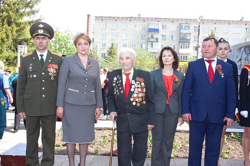 Первый заместитель министра здравоохранения Татьяна Богданова приняла участие в торжественном митинге в честь Дня Победы в Канаше.