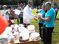 Подведены окончательные итоги спортивных мероприятий, приуроченных 90-летию города Канаш и Всероссийскому дню физкультурника (фото №2).