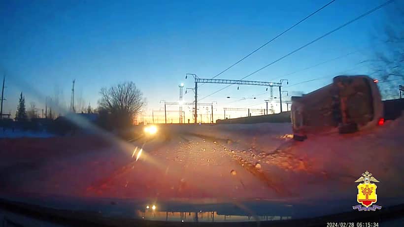 В Чебоксарах двое мужчин похитили таксиста с его автомобилем и увезли в город Канаш.