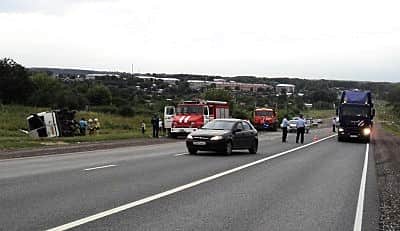 Полиция продолжает проверку по факту крупного ДТП с маршрутным микроавтобусом.