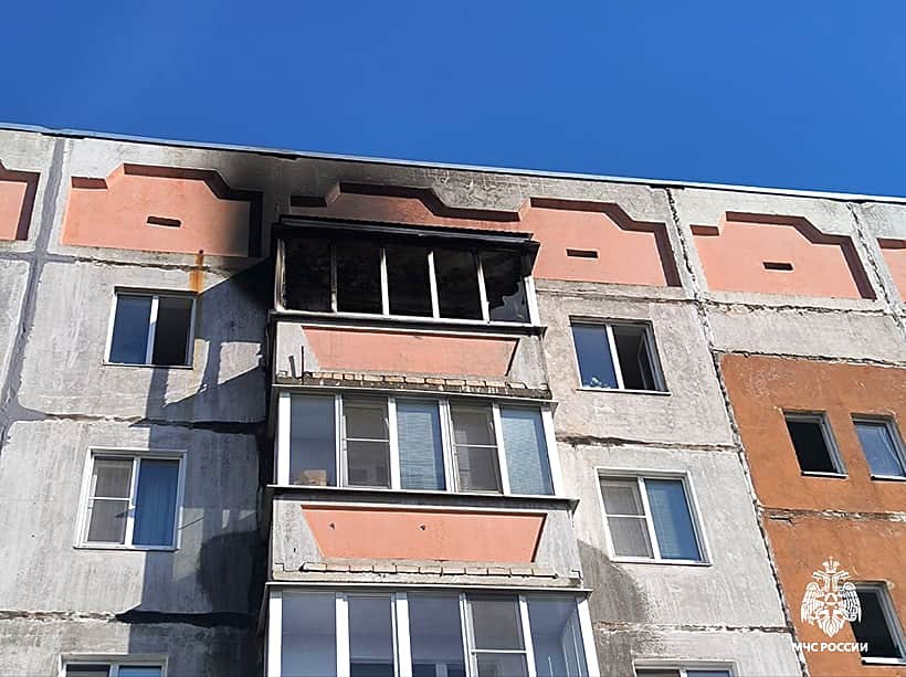 В Канаше загорелся балкон на 5 этаже многоквартирного дома.