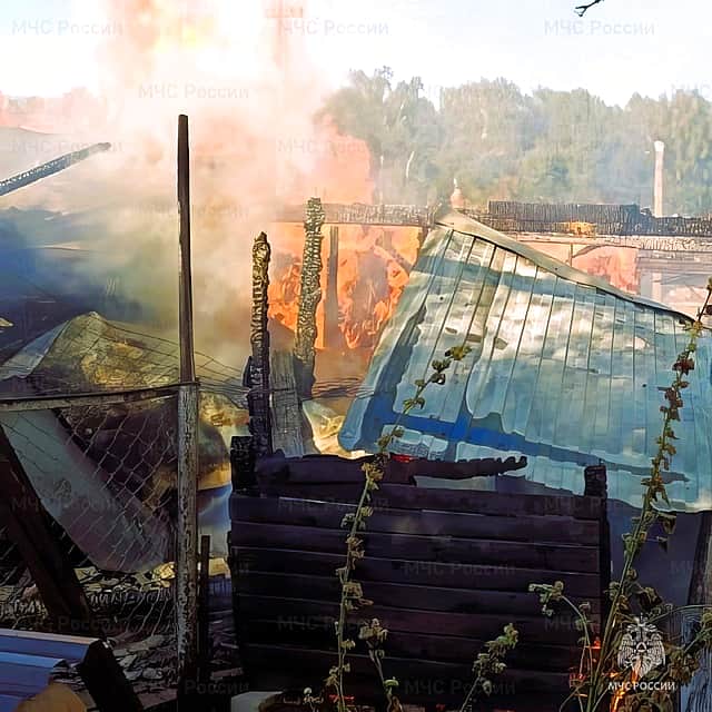 В городе Канаш 4 сентября от огня пострадали два частных дома.