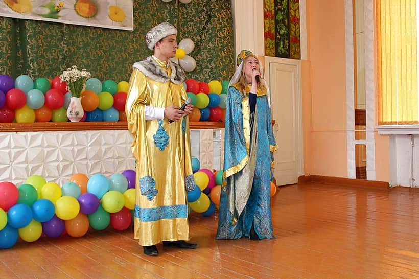 Праздничным концертом отметили День семьи, любви и верности в г. Канаш.