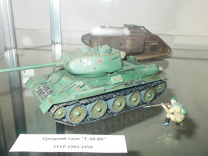 В преддверии 70-летия Великой Победы в музее города Канаш представлены образцы военной техники периода Великой Отечественной войны.