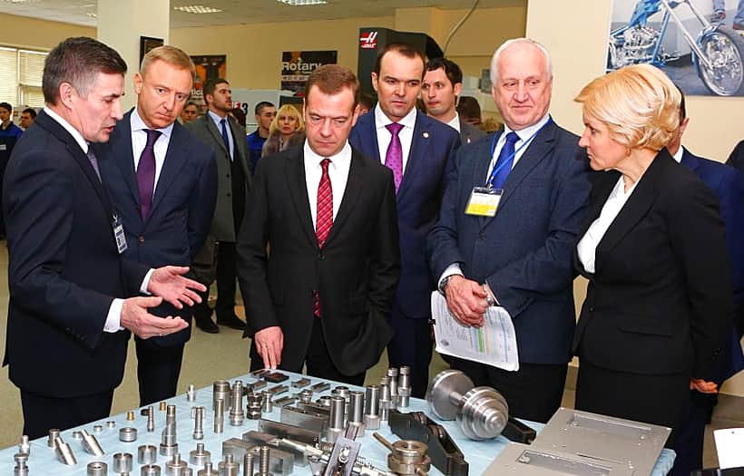 Председатель Правительства России Дмитрий Медведев посетил Центр занятости населения в г. Чебоксары и Чебоксарский электромеханический колледж.
