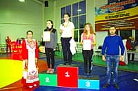 Представители сборной команды города Канаша четырежды поднимались на пьедестал почета первенства Чувашской Республики по спортивной борьбе среди спортсменов 2000-2001 гг.р. (фото №1).