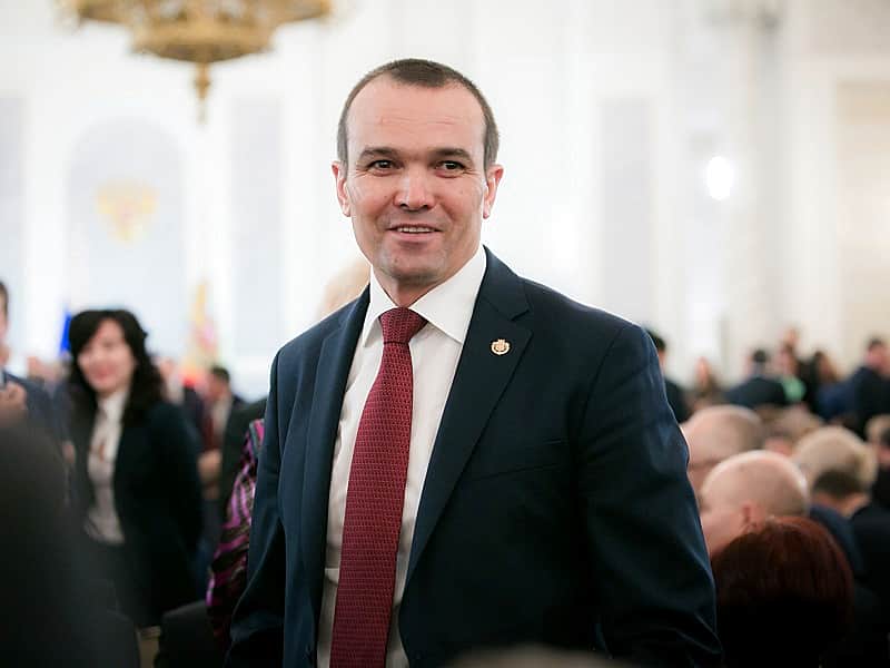 По примеру Путина: Игнатьев на 10% урезал зарплату себе и кабинету министров.