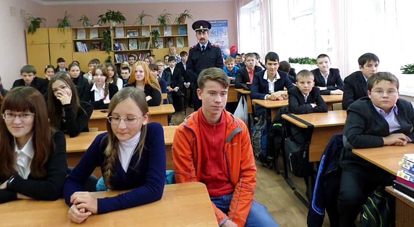 Профориентационные мероприятия с учащимися старших классов школ проходят в библиотеках города Канаш.