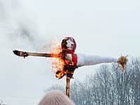 В воскресенье в Канаше прошёл праздник "Прощай, Зимушка-Зима! Прощай, Масленица!" (фото №10).