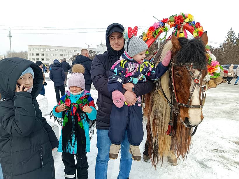 В воскресенье в Канаше прошёл праздник "Прощай, Зимушка-Зима! Прощай, Масленица!".