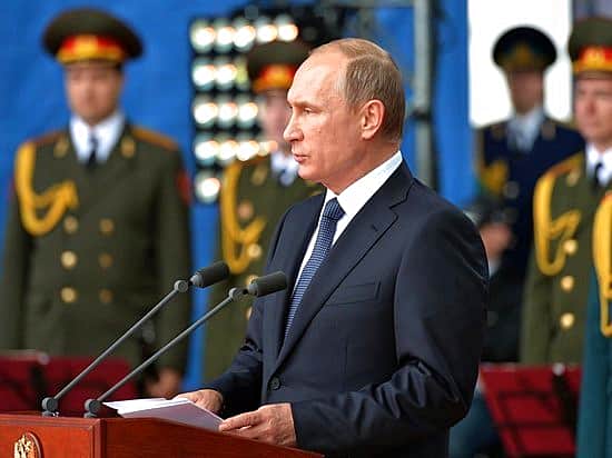 Путин увеличил численность российских вооруженных сил.