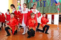 Работники учреждений культуры города Канаш празднуют свой профессиональный праздник (фото №3).