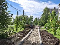 В Канаше начались работы по обустройству пешеходных тротуаров на улицах Машиностроителей и Раздольная. (фото №2).