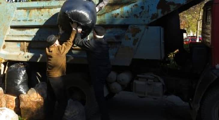 В районах Чувашии временно определен «мешковый» вывоз мусора.