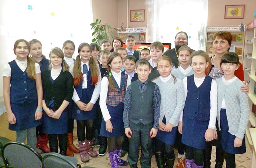 В рамках празднования Дня православной книги состоялась встреча со священнослужителем.