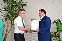 На расширенном совещании руководителей служб и отделов администрации, глав и специалистов сельских поселений Канашского района состоялось массовое награждение (фото №12).