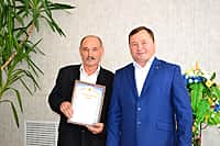 На расширенном совещании руководителей служб и отделов администрации, глав и специалистов сельских поселений Канашского района состоялось массовое награждение (фото №15).