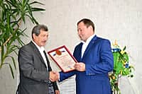 На расширенном совещании руководителей служб и отделов администрации, глав и специалистов сельских поселений Канашского района состоялось массовое награждение (фото №6).