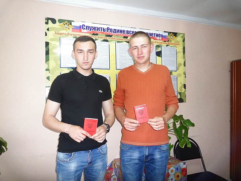 Ребята, уходившие смешными парнями, вернулись возмужавшими, подтянутыми и серьёзными мужчинами.