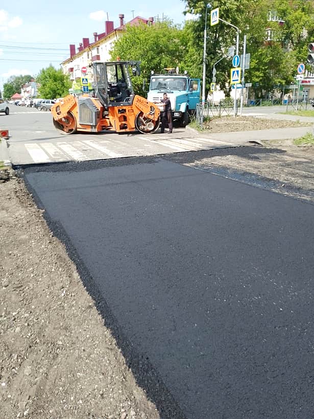 Ремонт дорог в Канаше продолжается.
