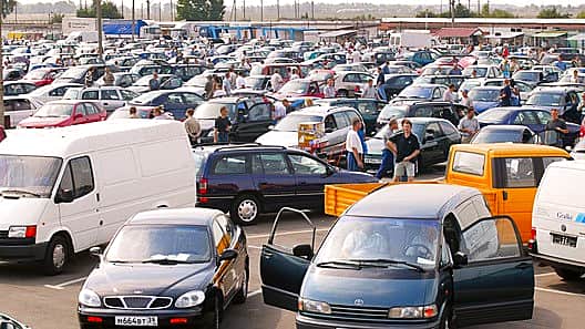 В России цены на подержанные машины пошли вниз.