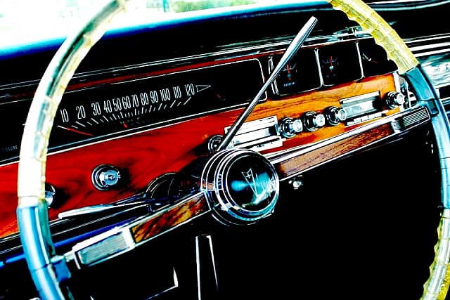 В России могут повысить пошлины на водительские права и загранпаспорта.