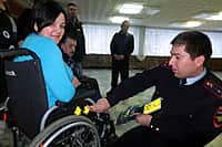 В России введены национальные стандарты по световозвращающим элементам для пешеходов (фото №1).