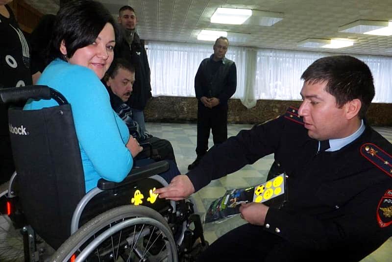 В России введены национальные стандарты по световозвращающим элементам для пешеходов.