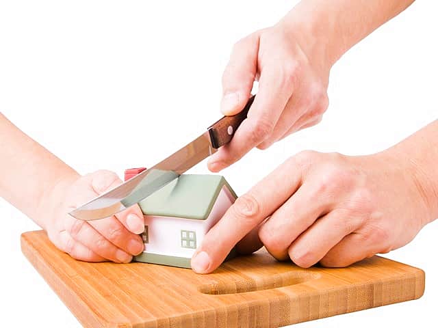 Сама себя перехитрила. Прежде чем регистрировать право на объект недвижимости на третье лицо, обязательно "загляните вперед", просчитайте все возможные варианты.