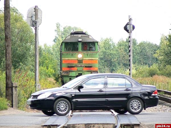 Сегодня в Канаше проводится рейд "Железнодорожный переезд".
