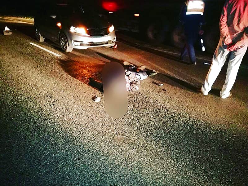 В селе Шихазаны иномарка переехала лежащего на дороге мужчину.