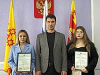 В Канашском МО состоялась церемония вручения сертификатов на социальные выплаты для детей-сирот. (фото №2).