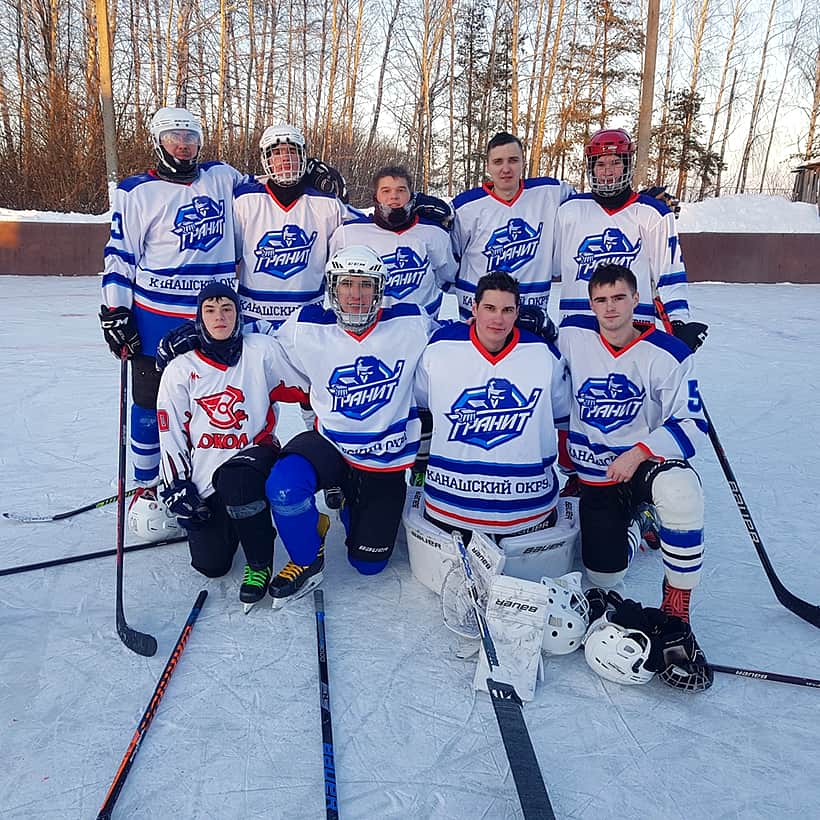 Хоккейный турнир с минутой молчания.