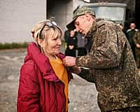 В Шихазанах в торжественной обстановке состоялось вручение медалей «За помощь СВО» женщинам из объединения «Плетём победу» (фото №3).