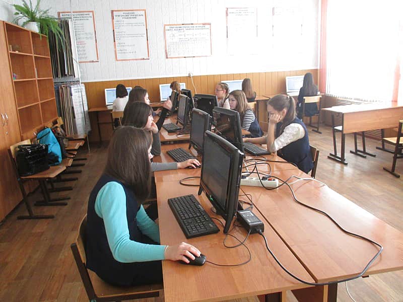 Школьники города Канаш приняли участие в национальном исследовании качества образования по информатике и ИКТ.