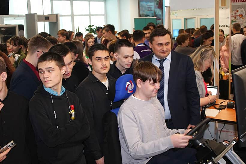 286 школьников Канашского МО планируют поступить на целевое обучение и получить бесплатное образование.