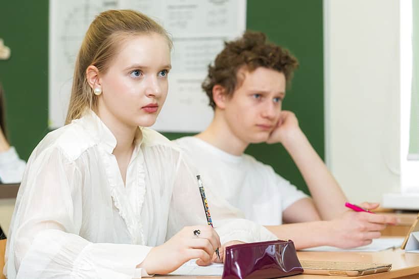 С 1 сентября в российских школах будет введен предмет внеурочных занятий «Семьеведение».