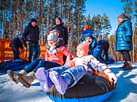 До скорого свидания, зимушка-зима! Городское сообщество "Дорожная обстановка" организовало выезд воспитанников Канашского социального приюта в детский оздоровительный лагерь "Космонавт" (фото №9).