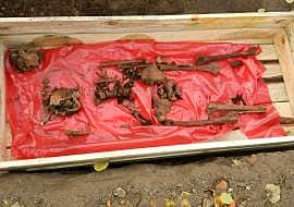 В сквере Константина Иванова найдены останки настоятельниц Николаевского девичьего монастыря.