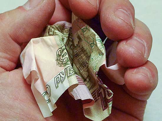 СМИ: за снятие денег в "своих" банкоматах будут брать комиссию.