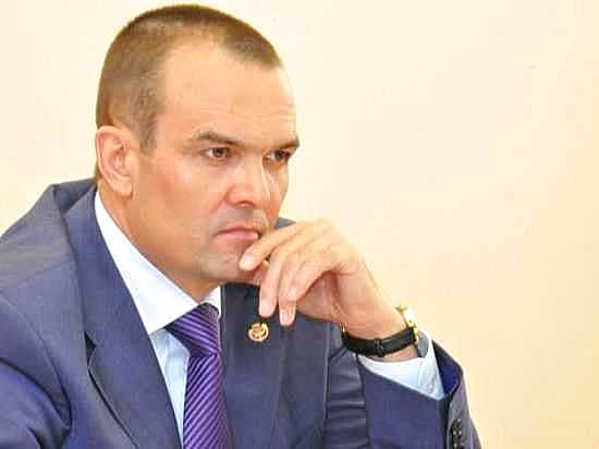 Согласно подписанному М. Игнатьевым указу чувашские министры не смогут зарабатывать более 100 тысяч рублей.