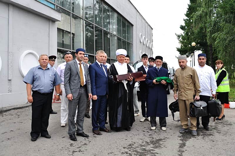 Состоялись проводы мусульманских реликвий.