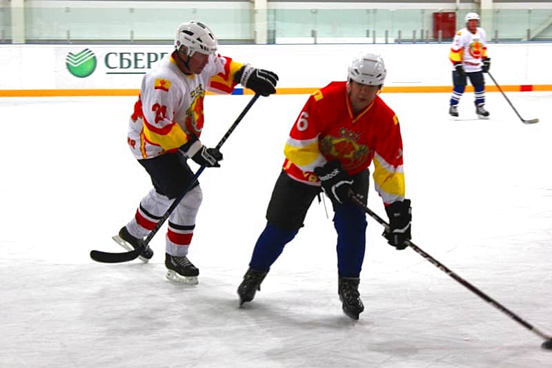 Состоялся товарищеский матч между командами Правительства и Госсовета Чувашии.