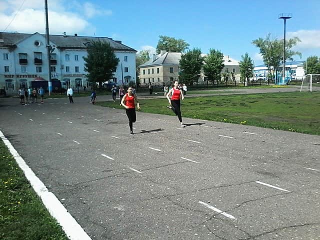 На стадионе "Локомотив" состоялся II этап зональных республиканских спортивных соревнований школьников "Президентские состязания".