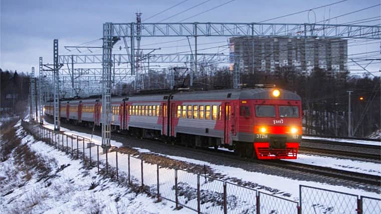 Для студентов и аспирантов в 2016 г. действует 25%-я скидка на проезд в поездах дальнего следования.