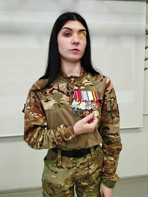 В 4-Б классе школы №3 в Канаше прошла встреча с участницей СВО, выпускницей школы.