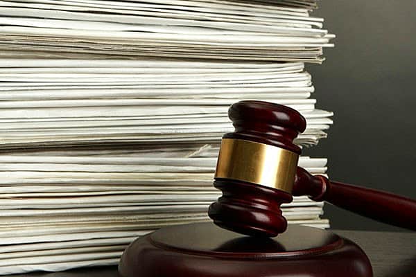 В связи с возмещением ущерба прекращено уголовное дело в отношении исполнительного директора ЗАО "Промтрактор-Вагон".